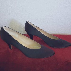 Amalfi Monica II black satin pumps